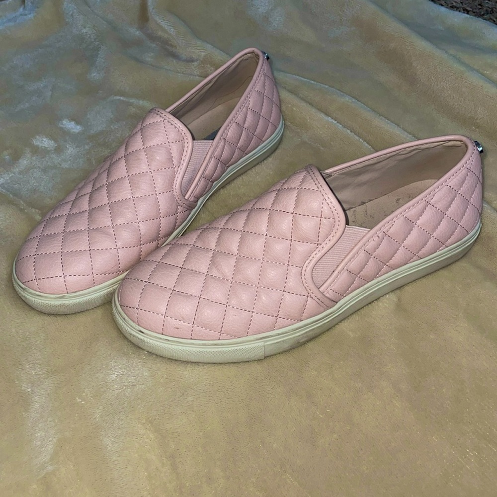Steve Madden Size 9 Pink Sneakers